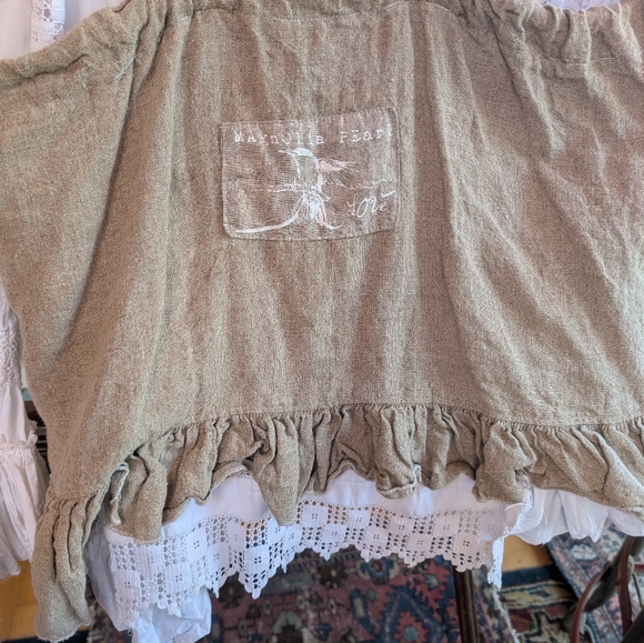 💥SOLD💥Magnolia Pearl Linen Apron - Picture 3 of 9